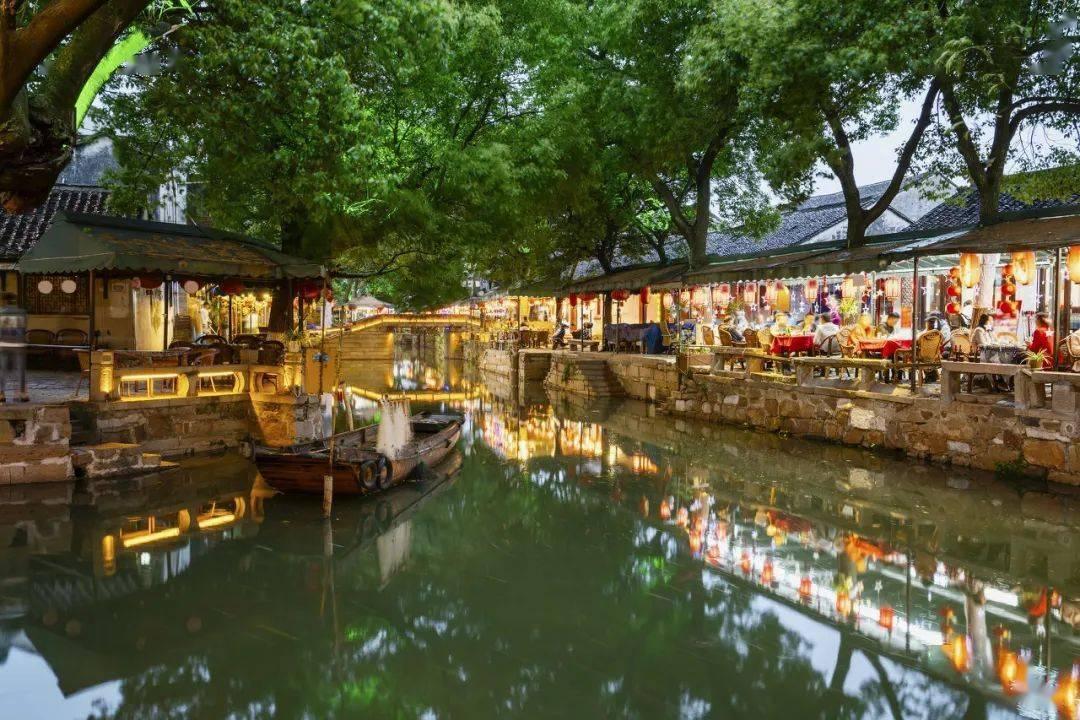 深度学习交流平台-知识星球有段时间没跟女生聊天了,今天平安夜,想送个小礼物给她,可以吗?